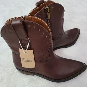 Lucky Brand ChantelX Boots 👢 Limited Edition